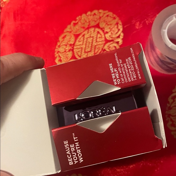 Positively Radiant Brightening Cleanser and Scrub Set - Picture 11 of 17